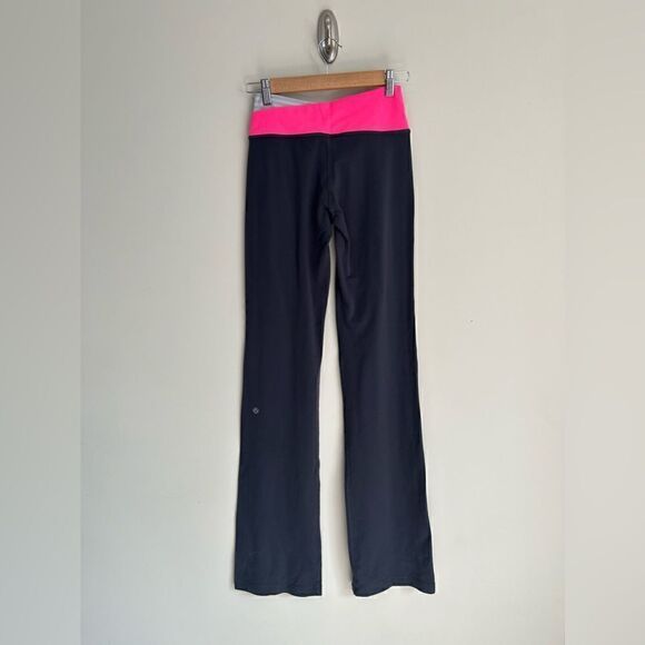 Lululemon Gray and Pink Groove Pants - Picture 4 of 6